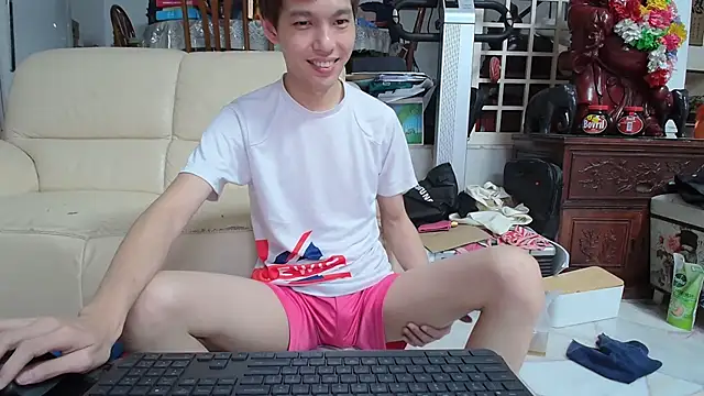 Snapshot of andrewooi chatting on March 2025 06:43:01 PM andrewooi online show from March 2025 06:43:01 PM