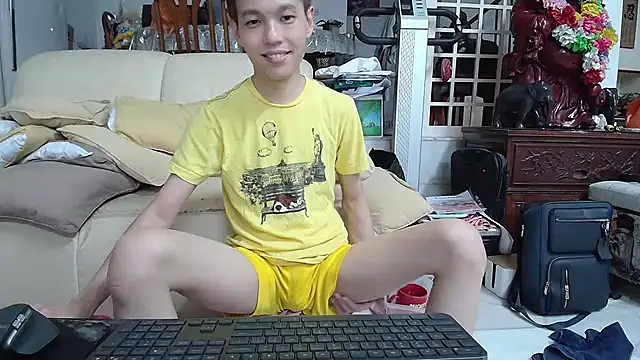 Snapshot of andrewooi chatting on January 2025 07:17:02 AM andrewooi online show from January 2025 07:17:02 AM