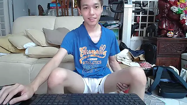 Snapshot of andrewooi chatting on February 2025 04:51:01 PM andrewooi online show from February 2025 04:51:01 PM