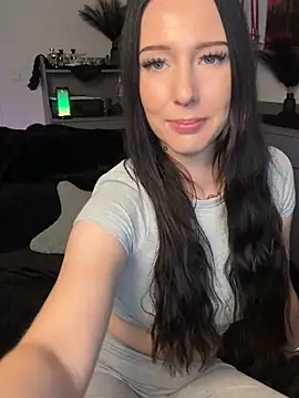 Trixie-Tainted online show from April 2026 07:58:02 PM