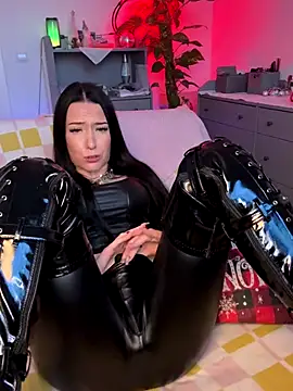 Trixie-Tainted online show from December 2025 02:43:02 PM