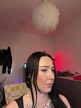 Trixie-Tainted online show from December 2025 04:32:02 PM