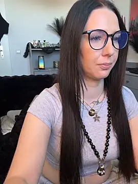 Trixie-Tainted online show from April 2026 02:18:02 PM