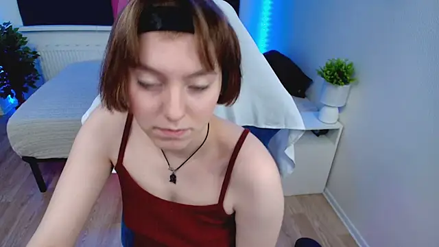 CranberryHot online show from March 2025 05:00:02 AM