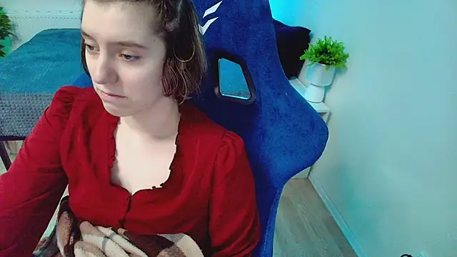 CranberryHot online show from November 2025 02:10:01 AM