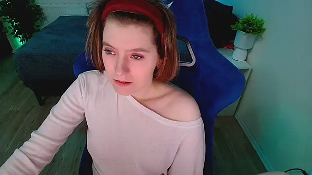 CranberryHot online show from December 2025 02:17:02 AM