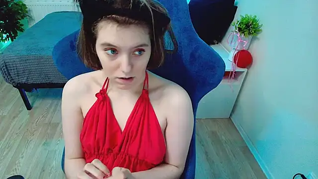 CranberryHot online show from November 2025 03:38:02 PM