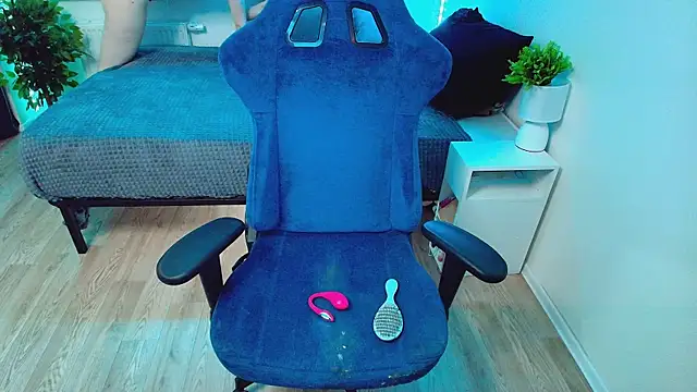 CranberryHot online show from November 2025 09:15:02 PM