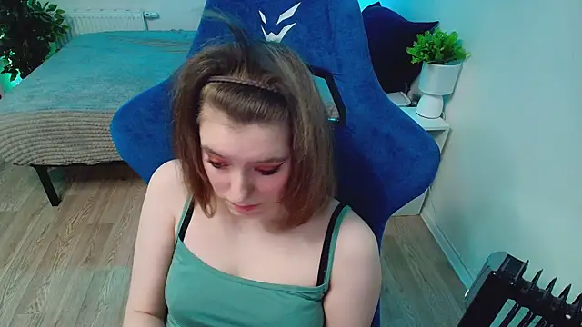 CranberryHot online show from May 2026 08:11:02 PM