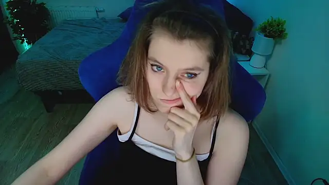 CranberryHot online show from April 2026 03:37:02 AM