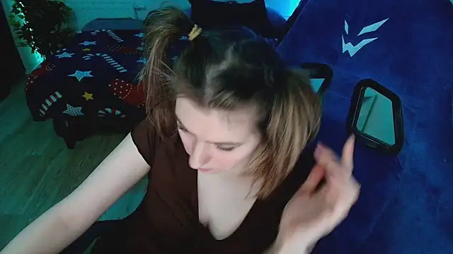 CranberryHot online show from April 2026 08:57:01 PM