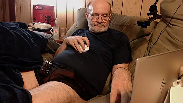 Snapshot of snickers1 chatting on December 2025 09:41:01 AM snickers1 online show from December 2025 09:41:01 AM