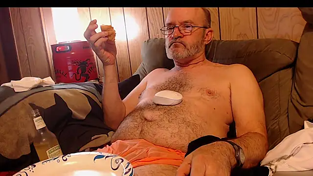 Snapshot of snickers1 chatting on February 2026 05:32:01 AM snickers1 online show from February 2026 05:32:01 AM