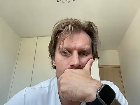 fmodel online show from April 2026 10:22:02 AM