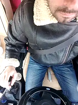 spidrman8 online show from November 2025 03:00:02 PM