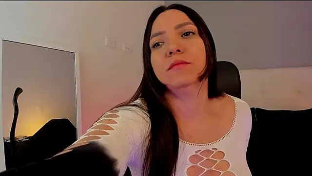 NataliaBuiles online show from February 2026 11:18:02 AM