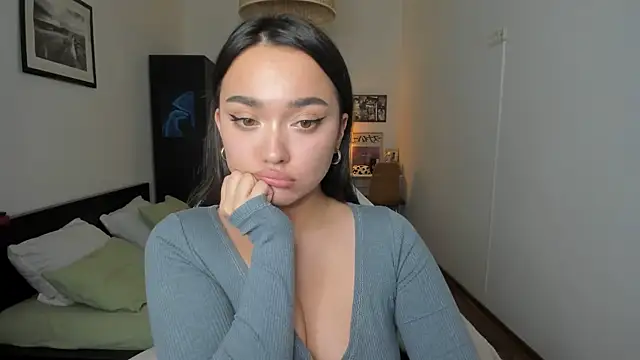 Snapshot of Tiffany_Flynn chatting on December 2024 09:37:01 PM Tiffany Flynn online show from December 2024 09:37:01 PM