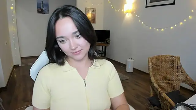 Snapshot of Tiffany_Flynn chatting on January 2025 06:32:02 PM Tiffany Flynn online show from January 2025 06:32:02 PM