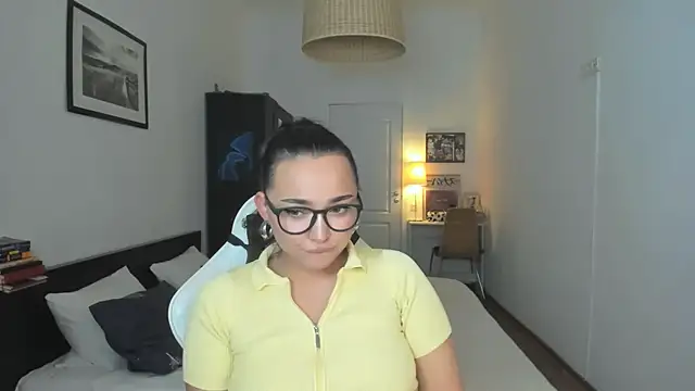 Snapshot of Tiffany_Flynn chatting on December 2024 06:58:02 PM Tiffany Flynn online show from December 2024 06:58:02 PM