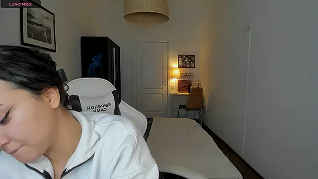 Snapshot of Tiffany_Flynn chatting on December 2024 02:47:02 PM Tiffany Flynn online show from December 2024 02:47:02 PM