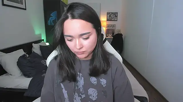 Snapshot of Tiffany_Flynn chatting on December 2024 09:53:02 PM Tiffany Flynn online show from December 2024 09:53:02 PM