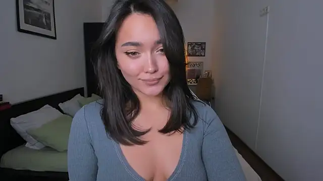 Snapshot of Tiffany_Flynn chatting on December 2024 05:48:01 PM Tiffany Flynn online show from December 2024 05:48:01 PM