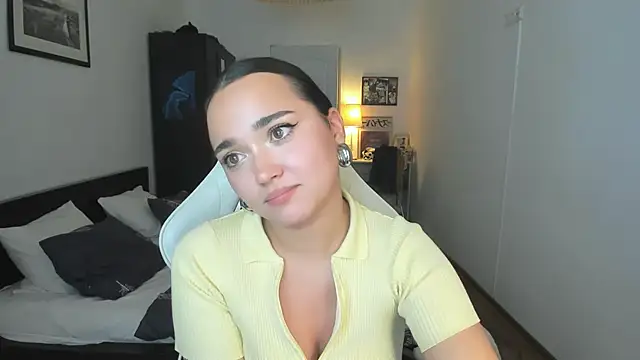 Snapshot of Tiffany_Flynn chatting on December 2024 01:16:02 AM Tiffany Flynn online show from December 2024 01:16:02 AM