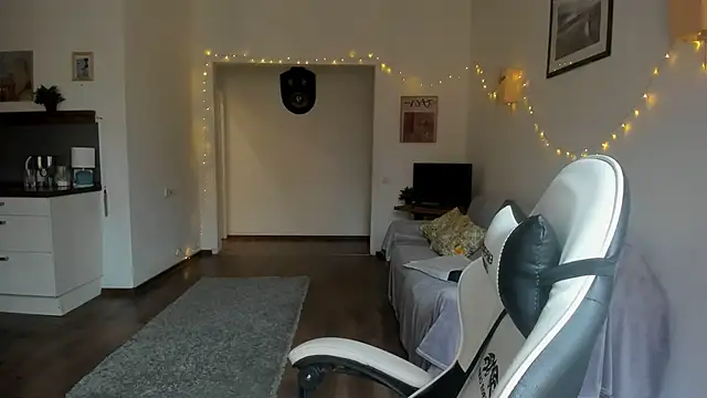 Snapshot of Tiffany_Flynn chatting on January 2025 11:24:01 AM Tiffany Flynn online show from January 2025 11:24:01 AM