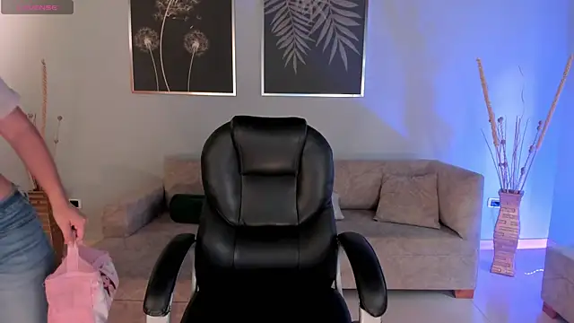 MorganHicks online show from September 2025 12:10:01 PM