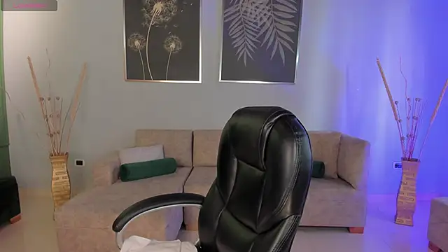 Snapshot of MorganHicks chatting on November 2025 07:50:01 PM MorganHicks online show from November 2025 07:50:01 PM