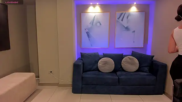 Snapshot of MorganHicks chatting on November 2025 11:37:01 AM MorganHicks online show from November 2025 11:37:01 AM