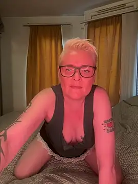 Gizzithehotone online show from March 2026 03:13:01 PM