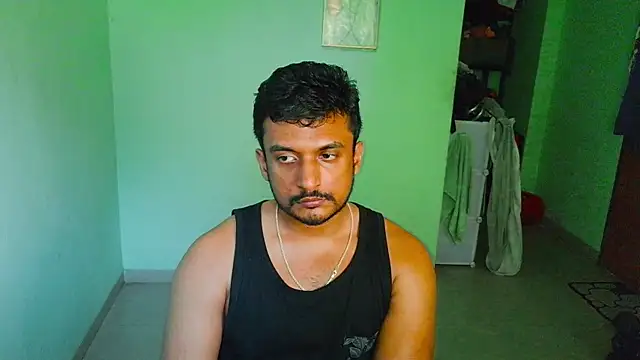 Snapshot of daringcutie chatting on April 2026 07:05:02 AM daringcutie online show from April 2026 07:05:02 AM