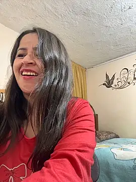 latinfemale online show from February 2026 11:35:01 PM