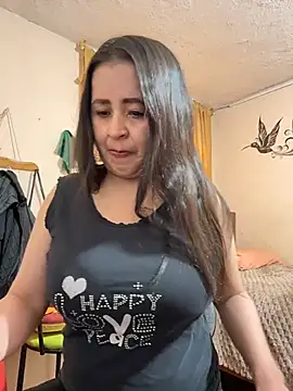 Snapshot of latinfemale chatting on June 2026 10:37:01 PM latinfemale online show from June 2026 10:37:01 PM