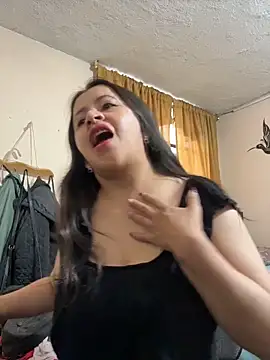 latinfemale online show from April 2026 08:02:01 PM