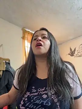 latinfemale online show from April 2026 09:05:01 PM