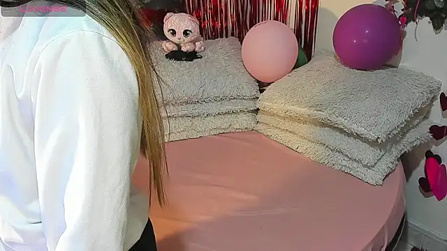 DestinyHills online show from February 2026 12:07:01 PM