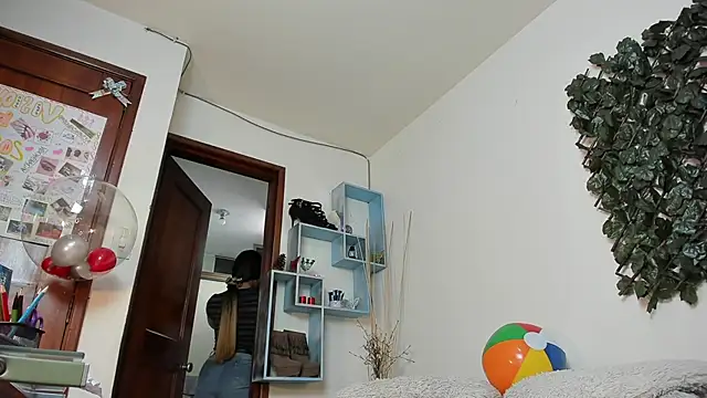 DestinyHills online show from April 2026 12:21:02 PM