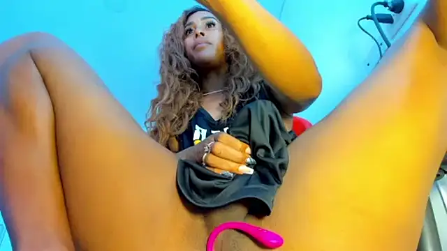 CarameloCeron online show from October 2025 04:15:02 PM