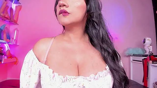 christymilkk online show from November 2025 12:43:02 AM