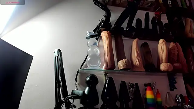 christymilkk online show from February 2026 01:01:02 AM