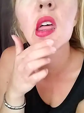 Snapshot of Mllesha74000 chatting on September 2025 02:23:01 PM Mllesha74000 online show from September 2025 02:23:01 PM