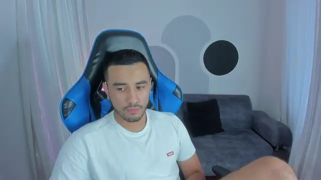 Snapshot of Nick_Moca chatting on December 2024 09:18:02 PM Nick Moca online show from December 2024 09:18:02 PM