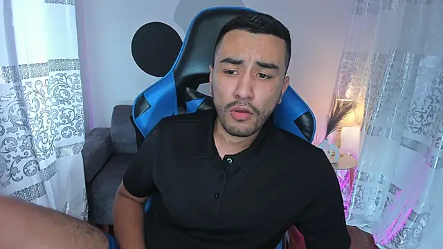 Snapshot of Nick_Moca chatting on January 2025 08:02:01 PM Nick Moca online show from January 2025 08:02:01 PM