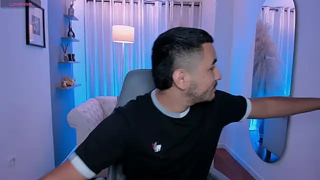 Snapshot of Nick_Moca chatting on November 2025 10:52:02 PM Nick Moca online show from November 2025 10:52:02 PM