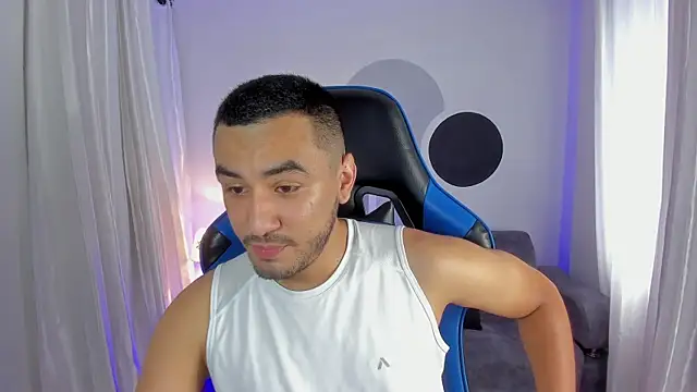 Snapshot of Nick_Moca chatting on December 2024 04:34:01 PM Nick Moca online show from December 2024 04:34:01 PM