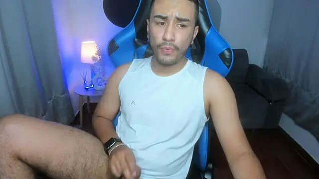 Snapshot of Nick_Moca chatting on December 2024 11:05:02 PM Nick Moca online show from December 2024 11:05:02 PM