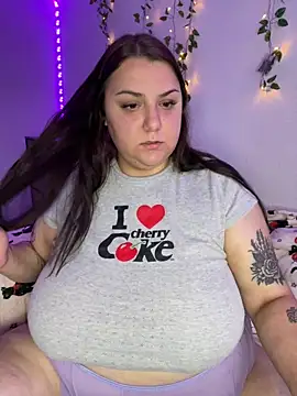 Snapshot of honeyviolet chatting on September 2025 01:48:01 AM honeyviolet online show from September 2025 01:48:01 AM