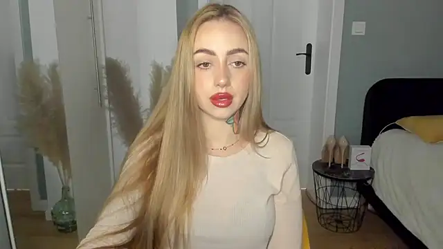 Snapshot of sexyCoralie chatting on May 2026 06:50:02 AM sexyCoralie online show from May 2026 06:50:02 AM